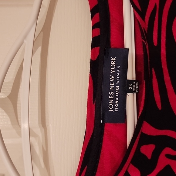NWOT Jones New York Red & Black Animal Print Top, Size 2X, 100% cotton - Picture 2 of 4